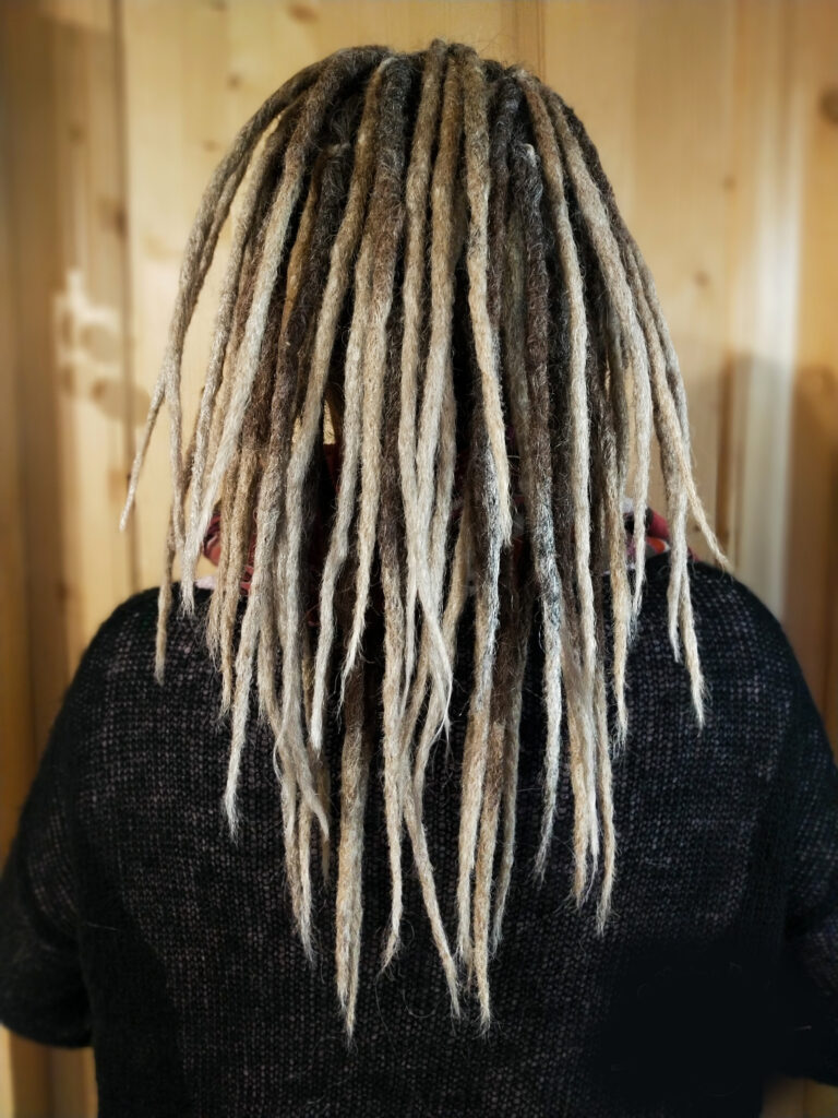 Talking with a Twist: Mastering English Pronunciation with Fun Tongue Twisters!